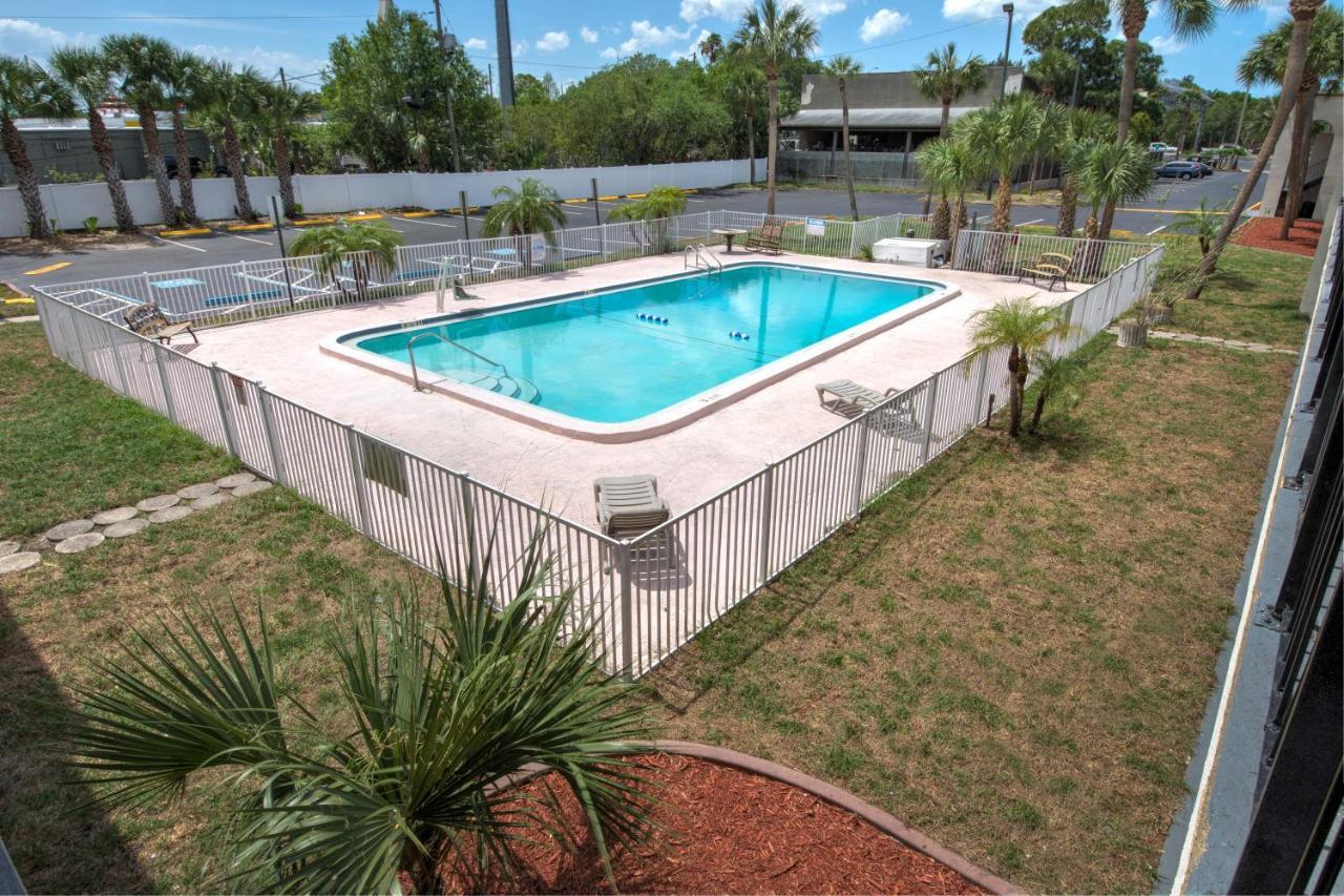 Bayside Inn Pinellas Park - Clearwater מראה חיצוני תמונה