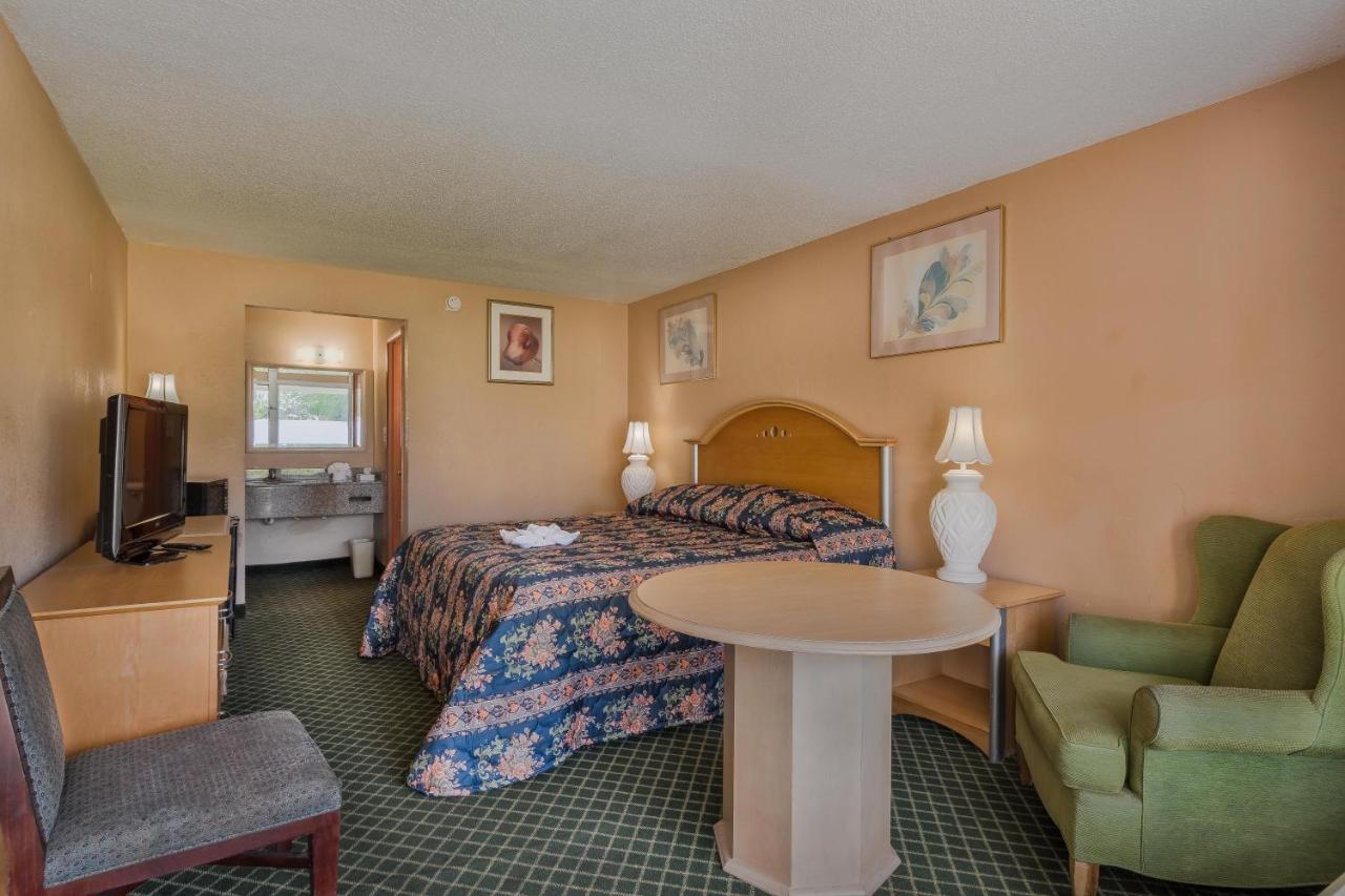 Bayside Inn Pinellas Park - Clearwater מראה חיצוני תמונה