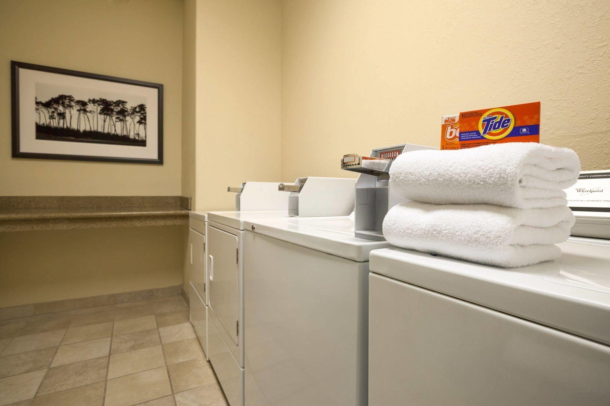 Bayside Inn Pinellas Park - Clearwater מראה חיצוני תמונה