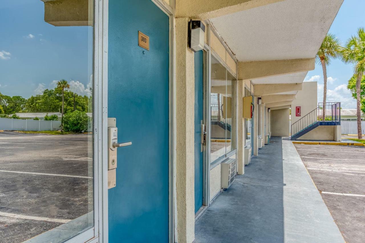 Bayside Inn Pinellas Park - Clearwater מראה חיצוני תמונה