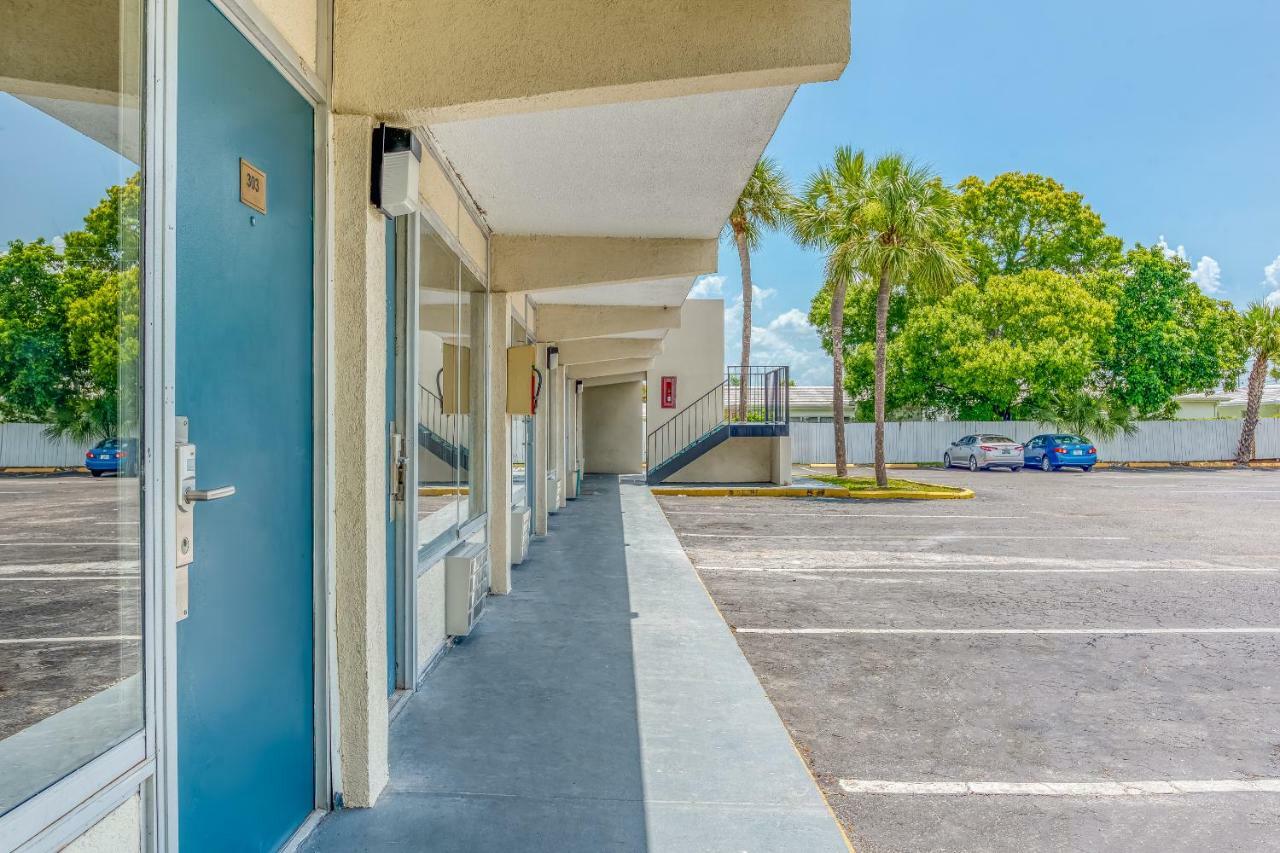 Bayside Inn Pinellas Park - Clearwater מראה חיצוני תמונה