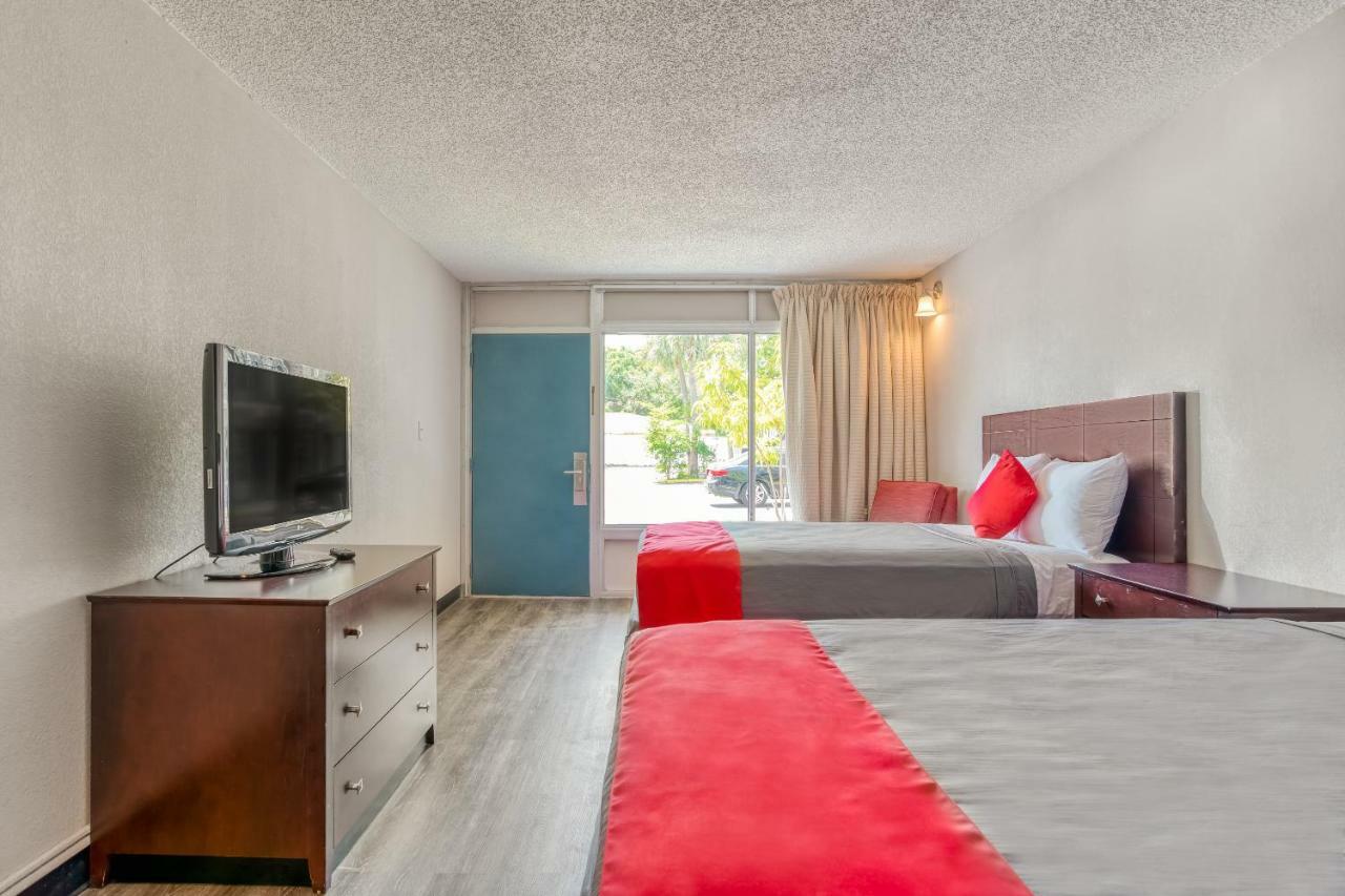 Bayside Inn Pinellas Park - Clearwater מראה חיצוני תמונה