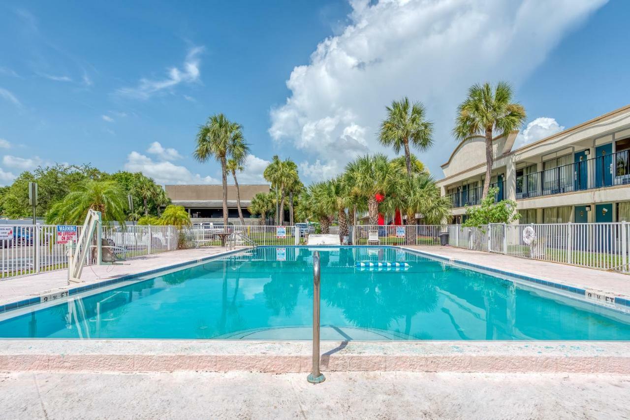 Bayside Inn Pinellas Park - Clearwater מראה חיצוני תמונה