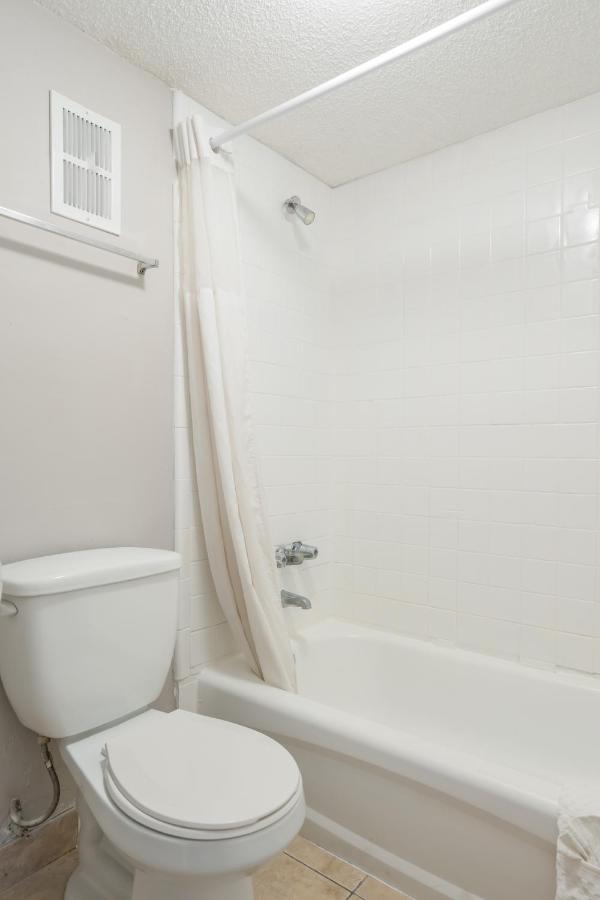 Bayside Inn Pinellas Park - Clearwater מראה חיצוני תמונה
